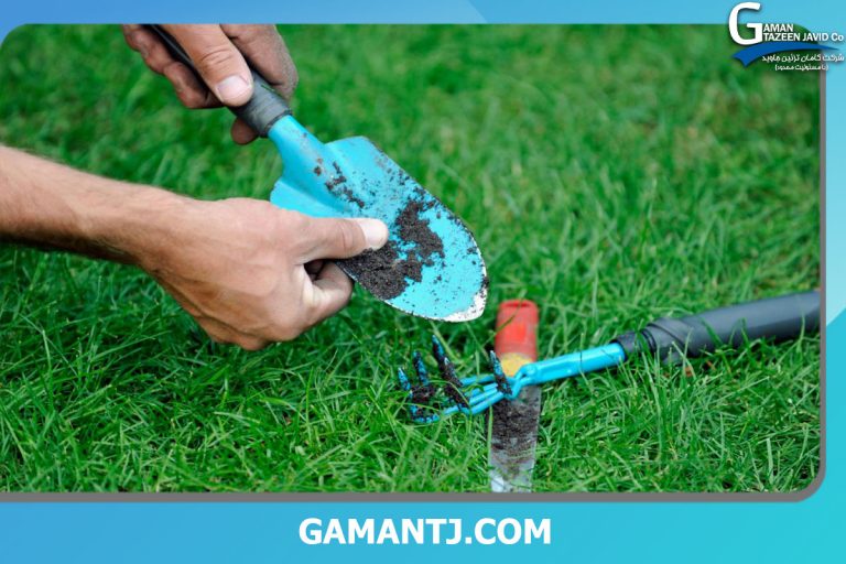 پاک کردن لکه چمن مصنوعی