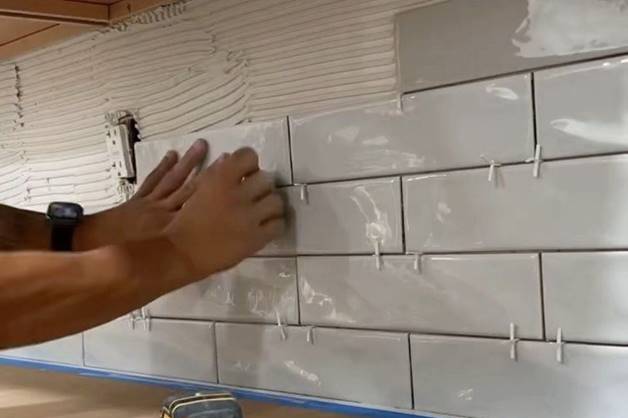 چسب کاشی پودری