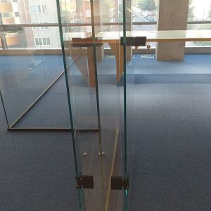 موکت تایل اداری 9 خرید موکت تایل رنگ آبی نصب شده در شرکت طراحی معماری